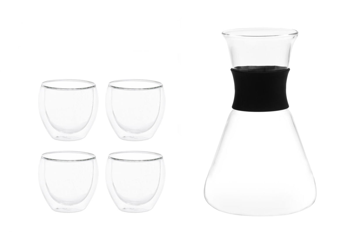 Maku Glogisetti Kuumajuomalasit 100 ml, 4 kpl ja karahvi 1,1l. Lasi 6,3 x 7 x 6,8 cm. Kannu 8,7 x 13 x 20,5 cm.