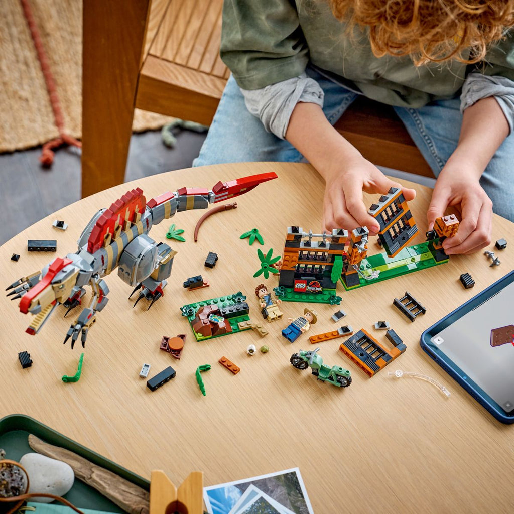 Lego Spinosaurus-dinosauruksen pako