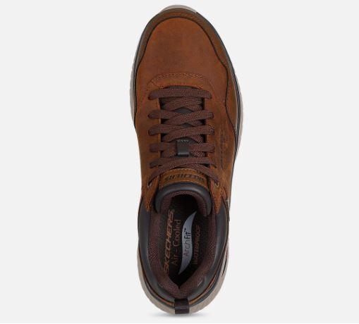 Skechers miesten Relaxed Fit: Arch Crosser - Ronaldo - Waterproof - Ruskea Vedenpitavaa ja kaytannollista kavelymukavuutta
