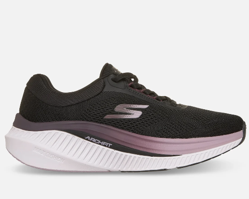 Skechers Naisten GO WALK: Max Cushioning Arch Fit - Clare - Black Astele pihalle pehmeasti ja mukavasti Skechers GO WALK®