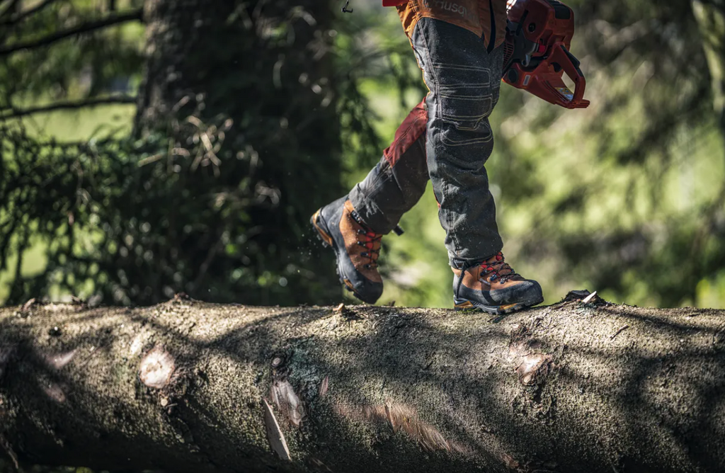 Husqvarna Nahkaturvakengat, Technical 24 Erittain mukavat ja kevyet turvajalkineet kaikkiin saaolosuhteisiin. Huolella