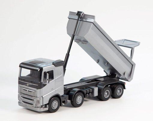 EMEK Volvo FH16 Silver Edition 4-aks. hiekka-auto . Autossa hopea maski, takapyorajousitus, kippi, avattava takalaita,