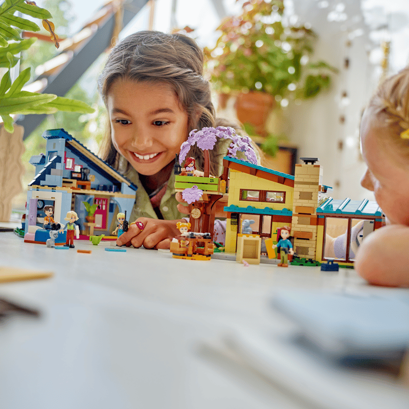 Lego Ollyn ja Paisleyn talot 42620