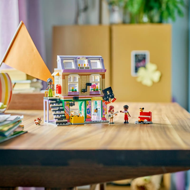 Lego Musiikkikauppa ja asunto