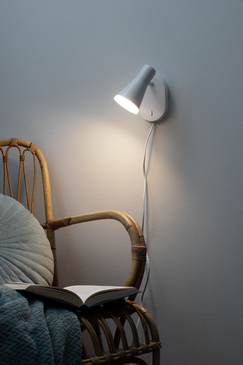 Airam Cara LED Seinäval. 320 lm/3000k