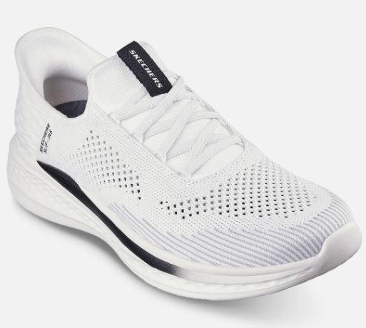Skechers miesten Relaxed Fit: Slip-ins: Slade - Quinto Valkoinen Skechers Slip-ins -kengilla arjen mukavuudesta tulee