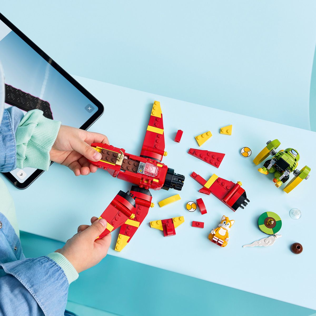 Lego Tailsin Tornado-1
