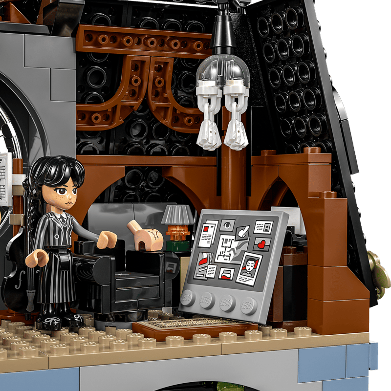 Lego Wednesdayn ja Enidin asuntolahuone 76781