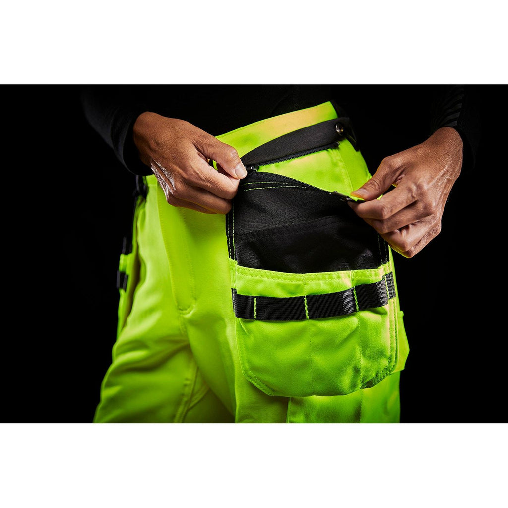 Helly Hansen Work Wear Naisten Luna Huomio Riipputaskuhousut 2 Lk. Luna Hi Vis -riipputaskuhousut talvikayttoon ovat naisten