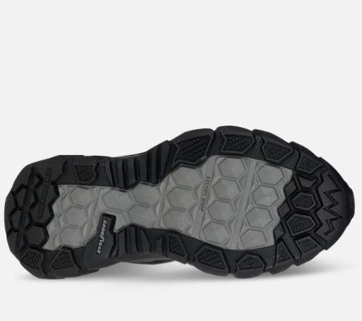 Skechers miesten Relaxed Fit: Slip-ins: Santoro - Relic - Waterproof - Musta Kulje saaolosuhteiden halki koko paivan