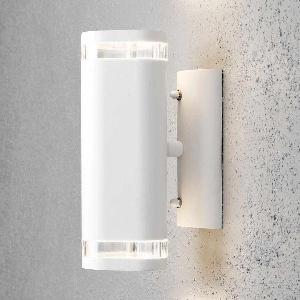 Konstsmide Modena seinavalaisin valkoinen -Leveys: 9cm -Syvyys: 14,5cm -Korkeus: 23,5cm -Teho: 2X35W -Lamppukanta: GU10
