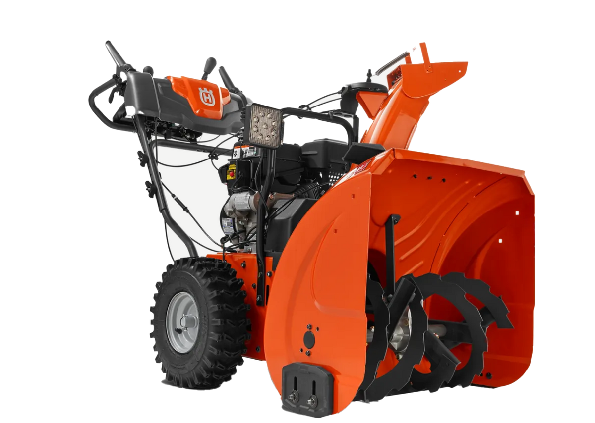 Husqvarna ST 227 Lumilinko Husqvarna ST 227P on omiaan pientaloasujalle, joka haluaa suorituskykyisen lumilingon autotallin