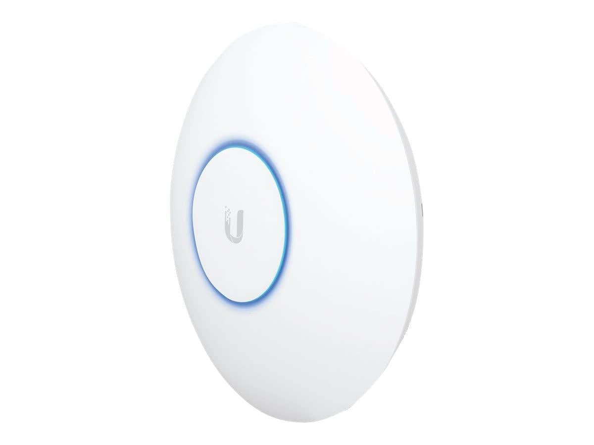 Ubiquiti UniFi AC SHD Huom! Pakettiin kuuluu pelkka tukiasema! Tukiaseman pintamateriaalin ansiosta tuote on likainen.