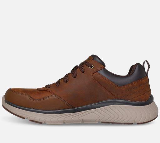 Skechers miesten Relaxed Fit: Arch Crosser - Ronaldo - Waterproof - Ruskea Vedenpitavaa ja kaytannollista kavelymukavuutta