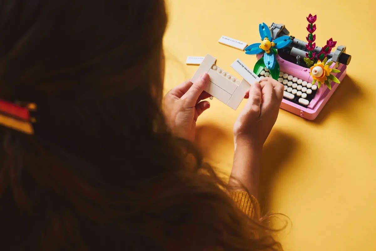 Lego Kirjoituskone ja kukat