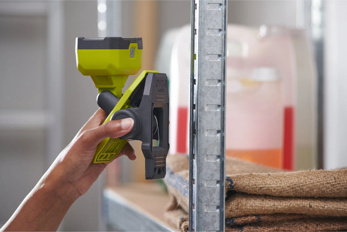 Ryobi klipsivalaisin RLC4-0 USB lithium Runko