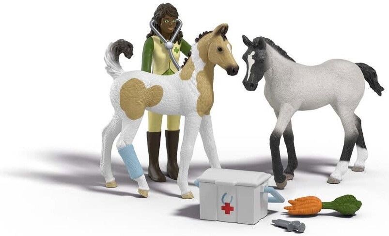 Schleich 42777 Sarahs First Aid Kit