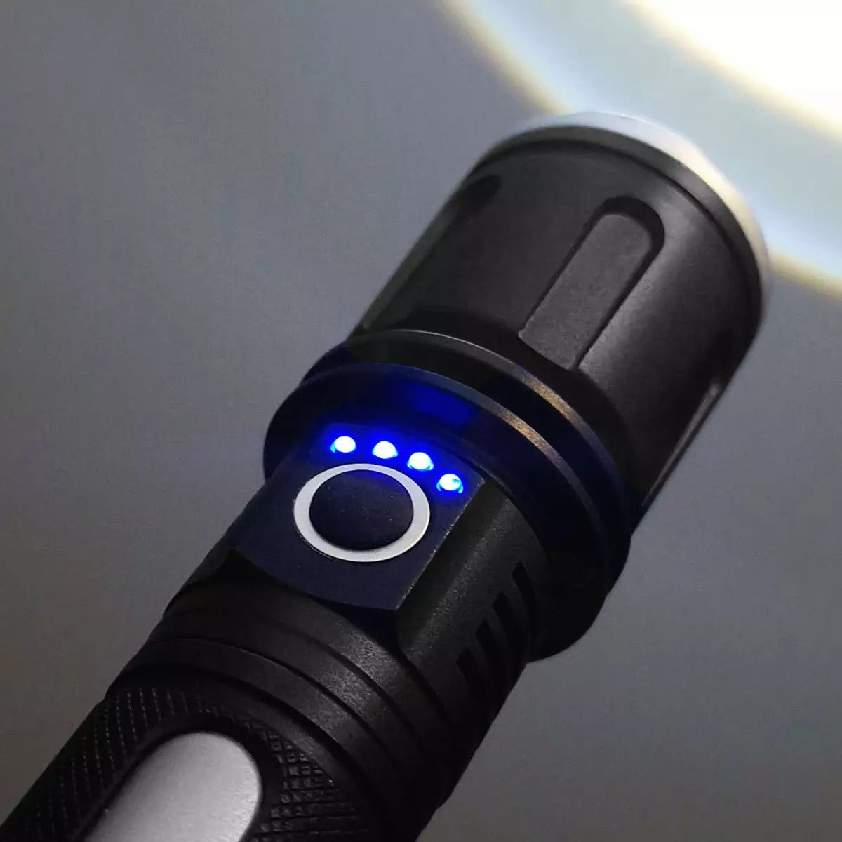 Taskulamppu corex LED 1500 lumen